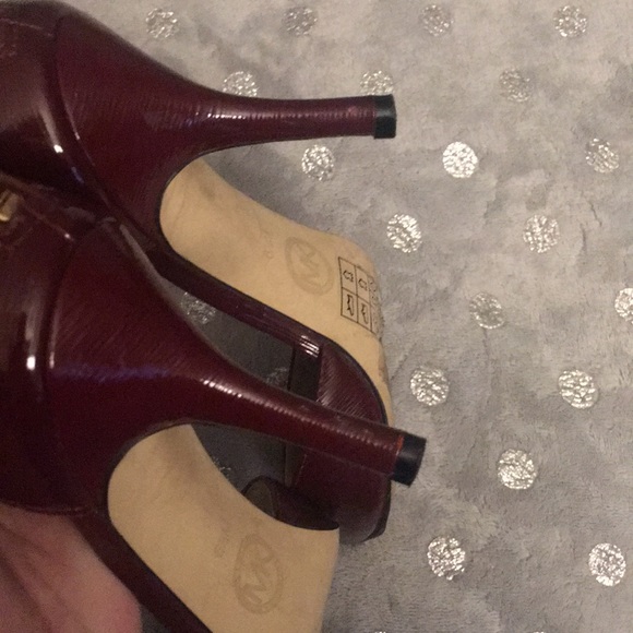 MICHAEL Michael Kors Guiliana Mid Ankle Heel - Picture 6 of 6